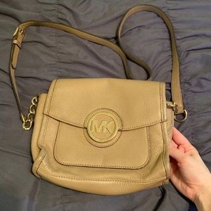 Michael Kors Crossbody❤️SOLD❤️